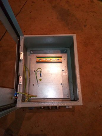 transformator dzwonkowy szafka skrzynka licznik uziom złącze ocynk