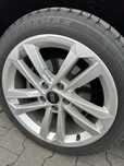 ALUFELGI +OPONY Zimowe 225/45 17" rok 2023 Audi