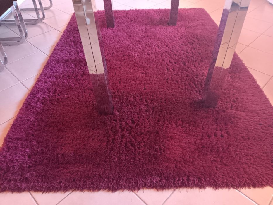 Tapete de pêlo alto cor bordô