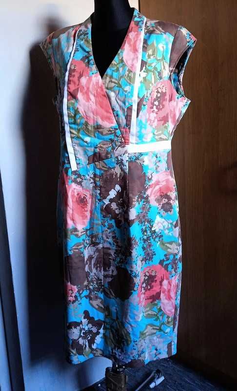 Pretty One sukienka w kwiaty r. 46/48