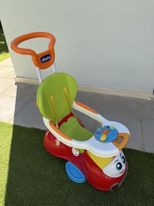 Brinquedo/Carro de passeio CHICCO