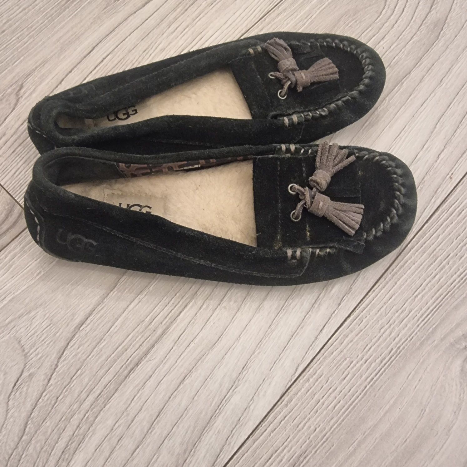 Pantofle damskie UGG Lizzy rozm.36