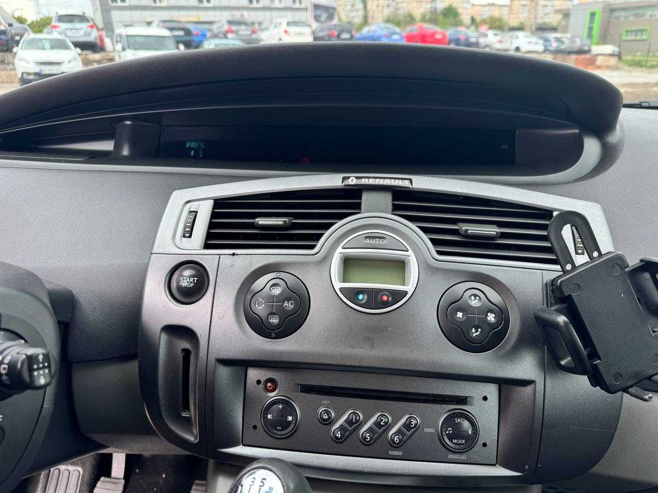 Renault Scenic 2006р. 2.0 бензин,обмін (Перший внесок від 20%)