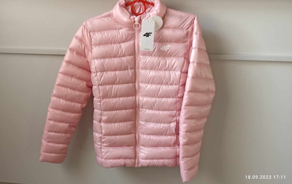 Przepiękna przejściowa  kurtka 4F na jesień