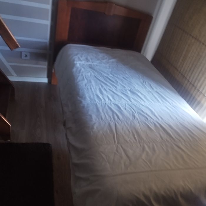 Vendo sofa,mesa de jantar extensivel com 6 cadeiras e cama individual