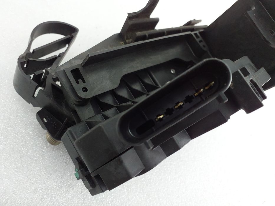 Fechadura / fecho porta frente direito FORD Focus III