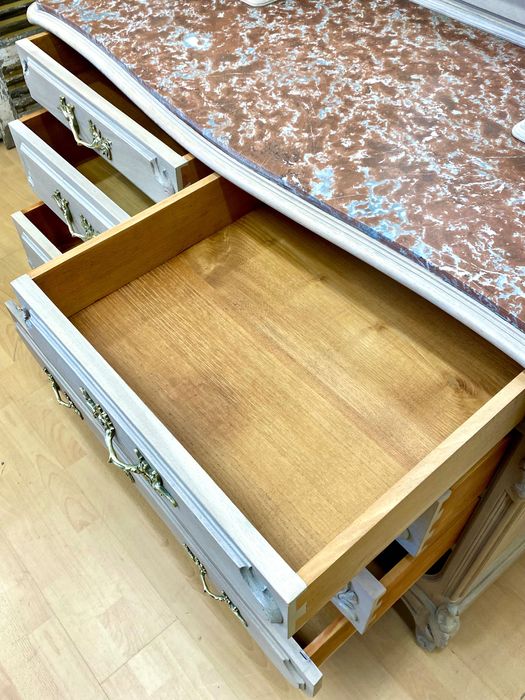 Komoda z uchylnym lustrem kremowa LUDWIK XV Francja 1926 r. Antyk