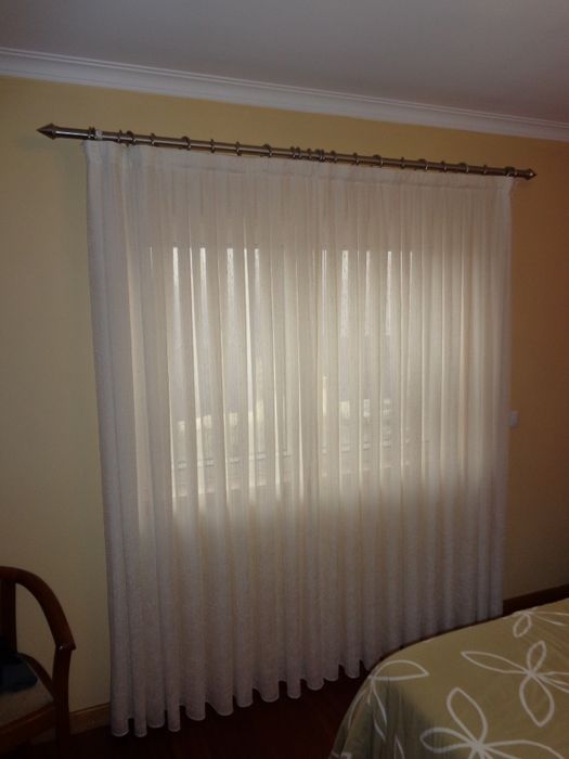 3 CORTINAS (Varões Inox + cortinados (organza))