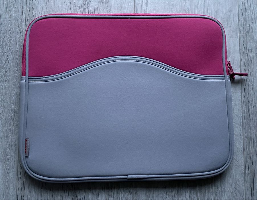 Futerał na notebook.