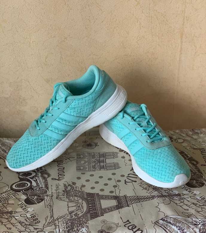 Кросівки Adidas! розмір 40.5