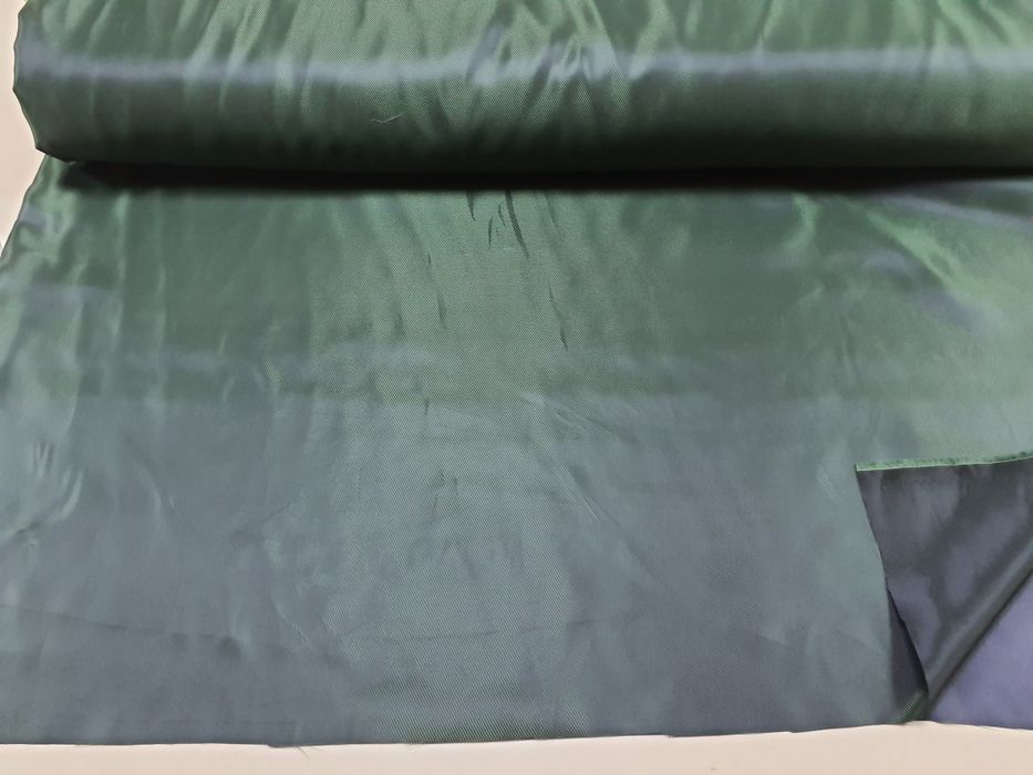 Podszewka ciemna zieleń szer.140 cm.