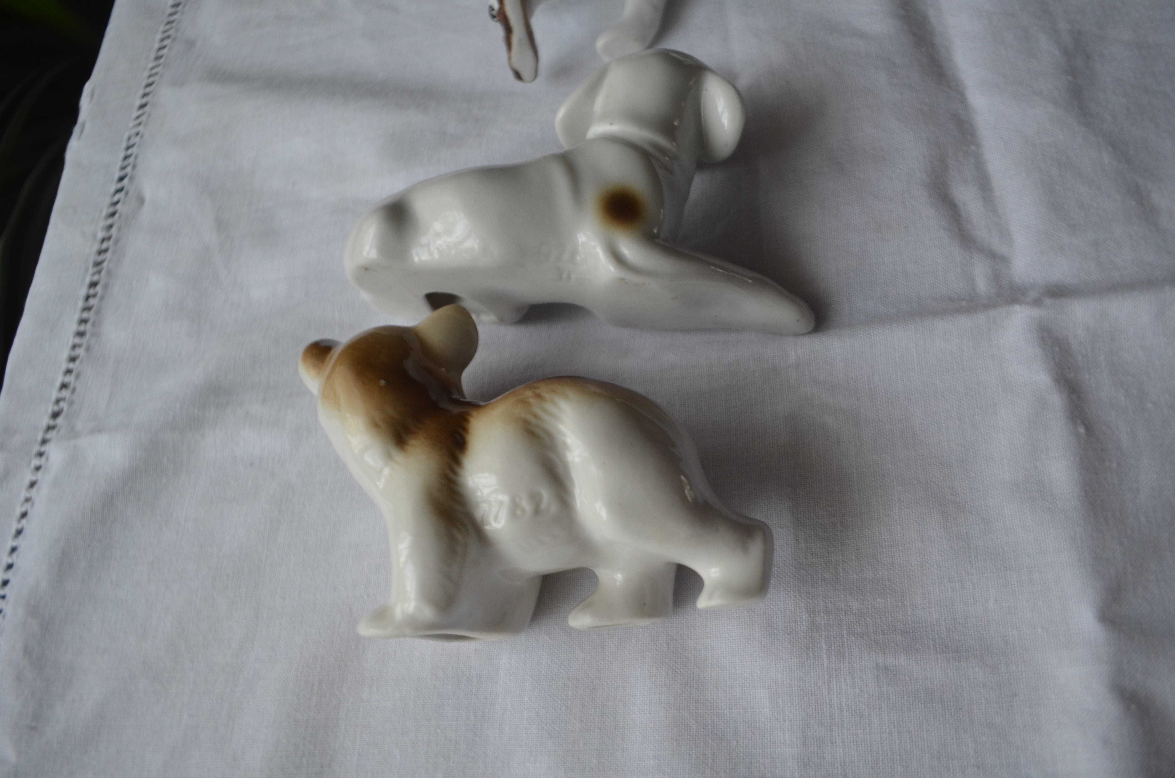 porcelana piesek figurka logowana
