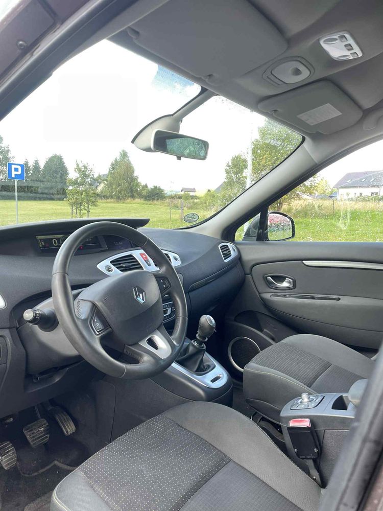 Samochód osobowy Renault Scenic III