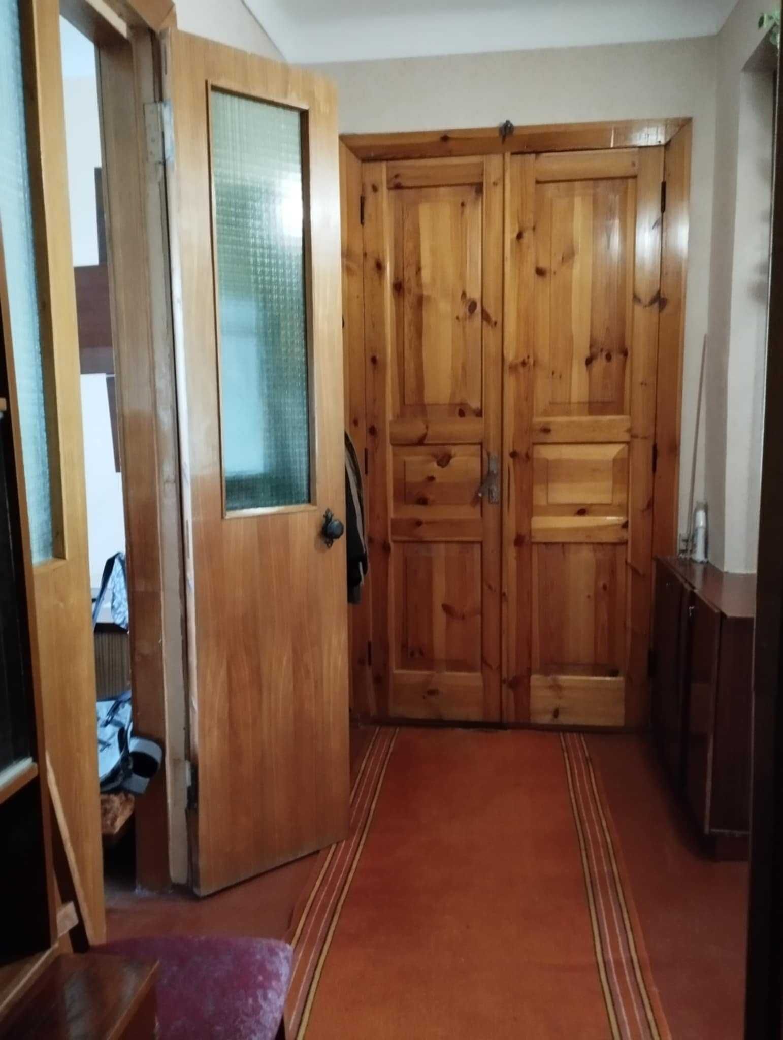Продаж 4-кімнатної квартири у центрі міста