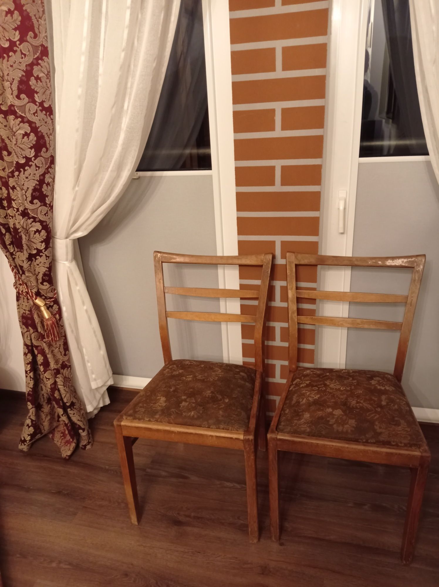 Krzesła na sprężynach