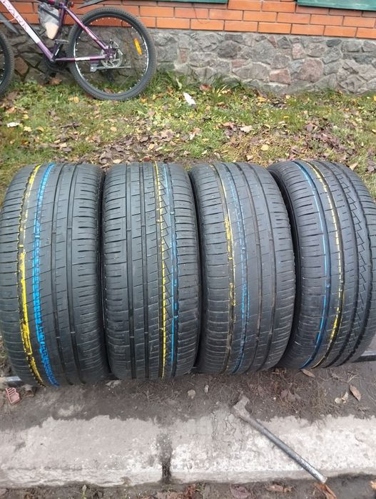 Літні шини Nokian 235/45/18