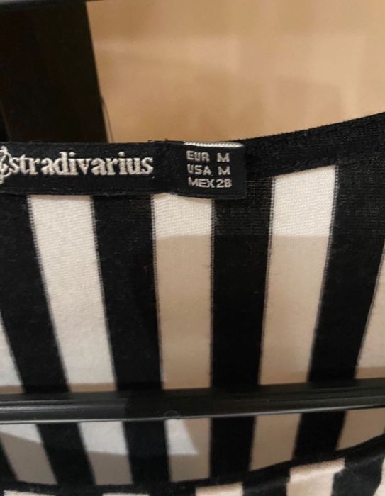 Bluzka wiązana Stradivarius