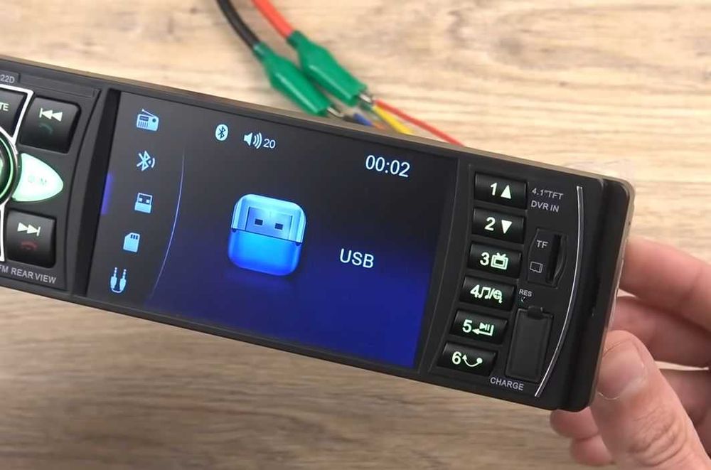 Автомагнітола з дисплеєм bluetooth стандартна універсальна usb флешки