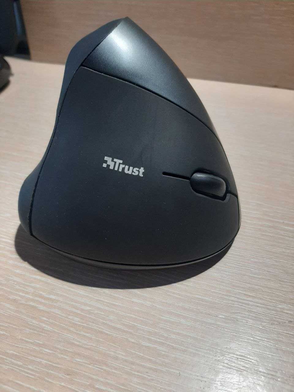 мишка Trust Ergonomic wireless mouse VARO