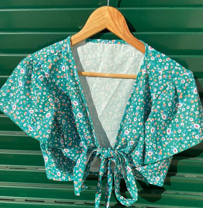 conjunto verde floral saia + top