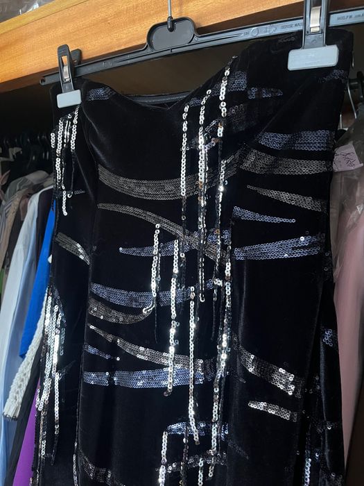 Vestido midi veludo Zara preto