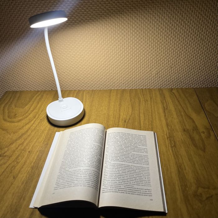 Настольная лампа, светодиодная LED лампа с аккумулятором! Распродажа!