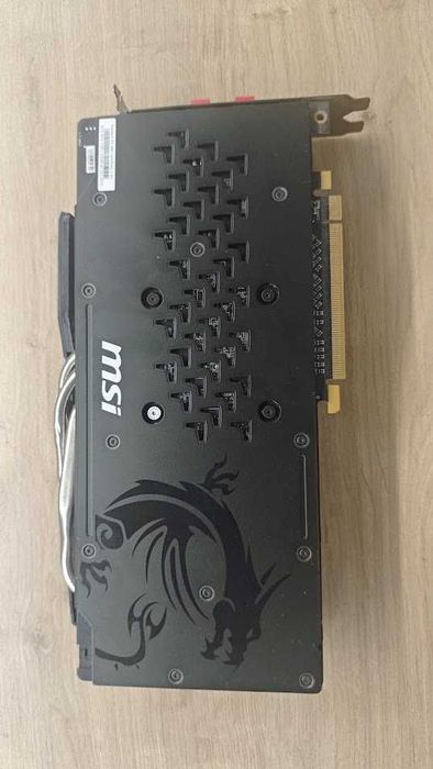 MSI RX 480 GAMING X 8 GB потужyжніше 470, тиха та досить крута.