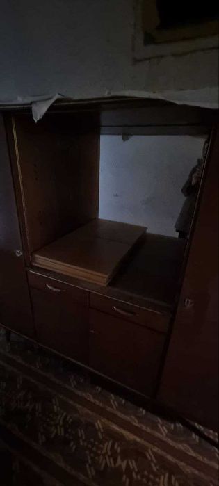 Віддам безкоштовно німецький сервант ХЕЛЬГА!