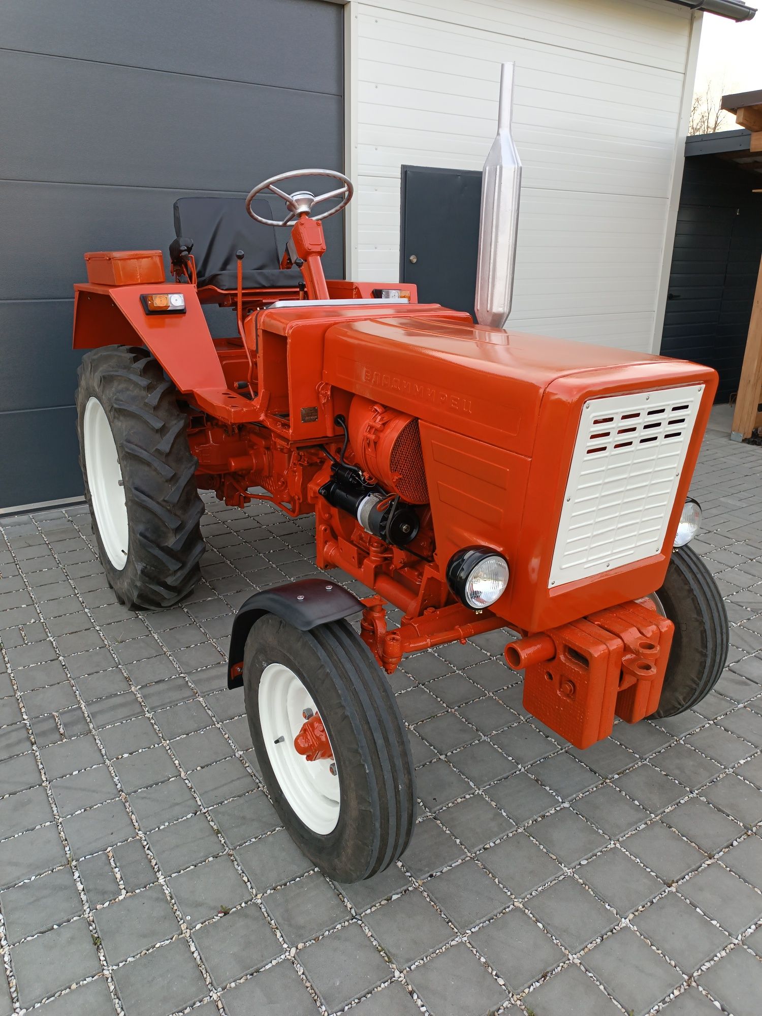 Ciągnik rolniczy władimirec t25