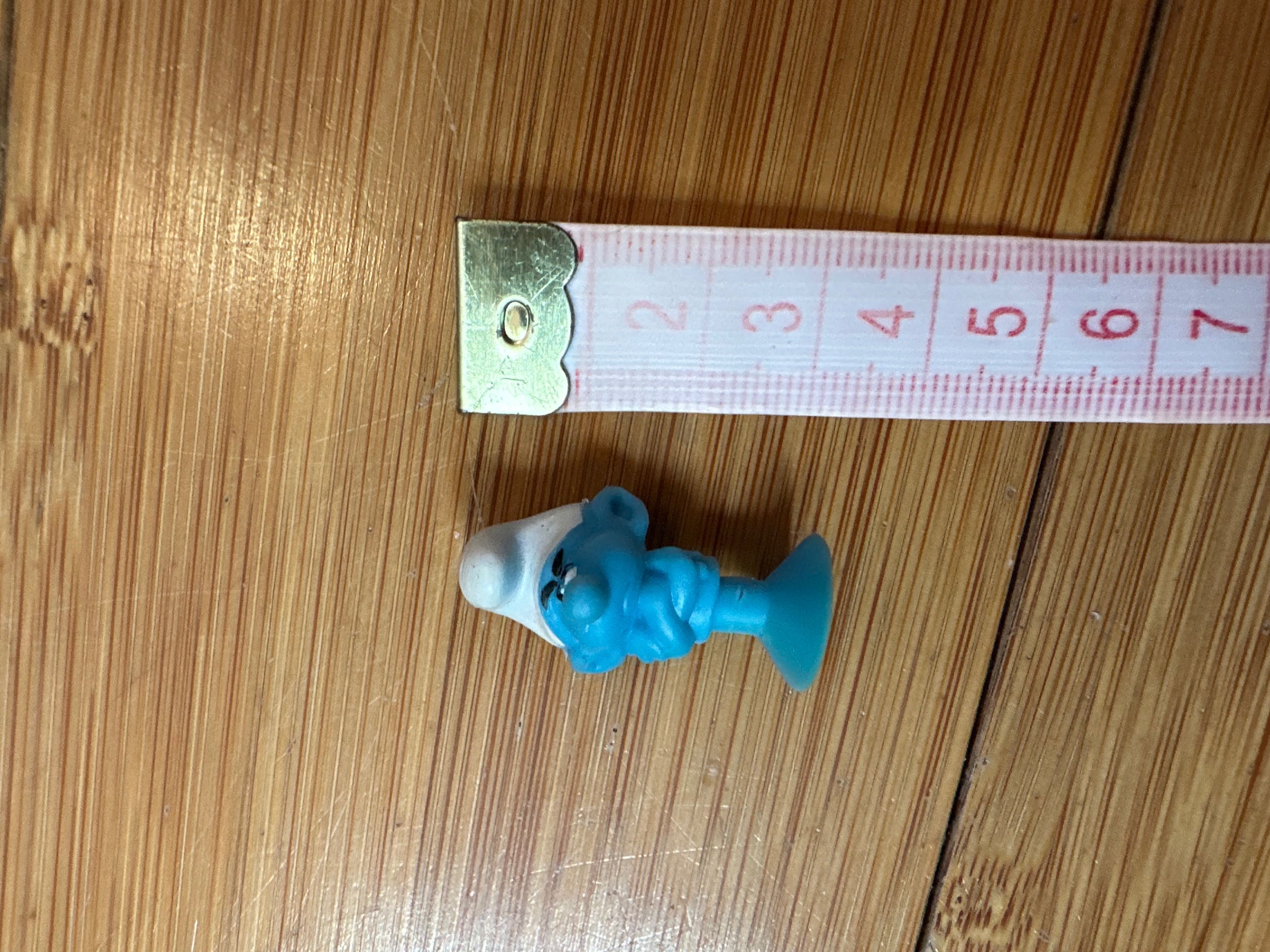 Maruda smerf figurka zabawka smerfy bajka. Lidl stikeez przyssawka