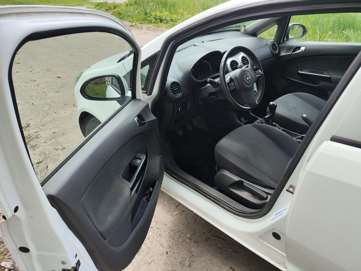 Opel corsa 1.2 lpg