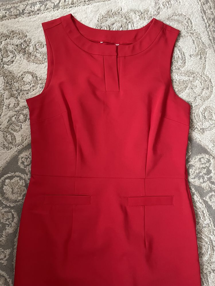 Czerwona elegancka sukienka ołówkowa r. S