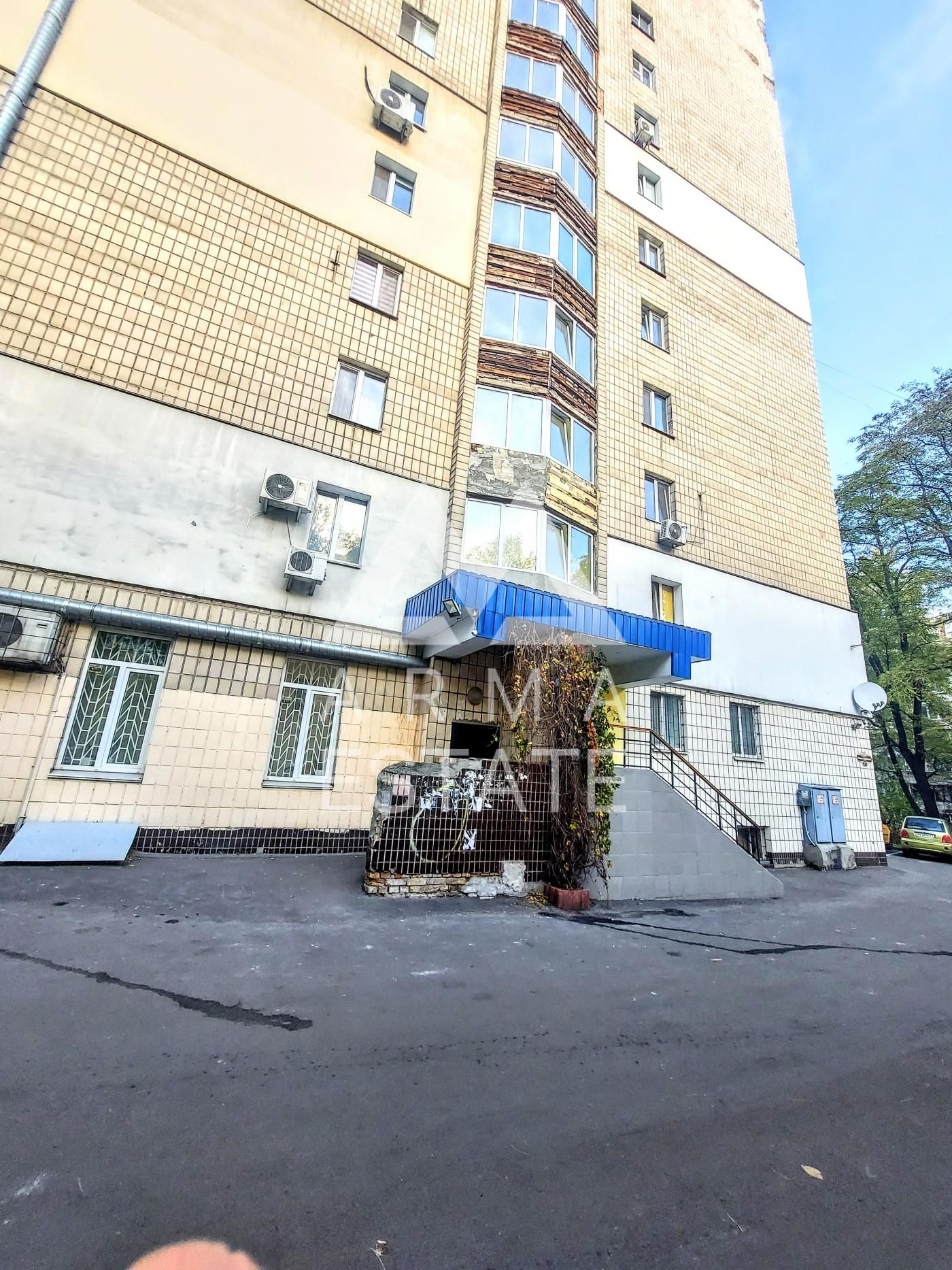 Продаж 4к. квартира на вул. Липківського (Урицького) 23.