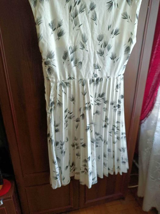 Sprzedam Sukienkę -Biała WE WZORY -bawełniana roz-L