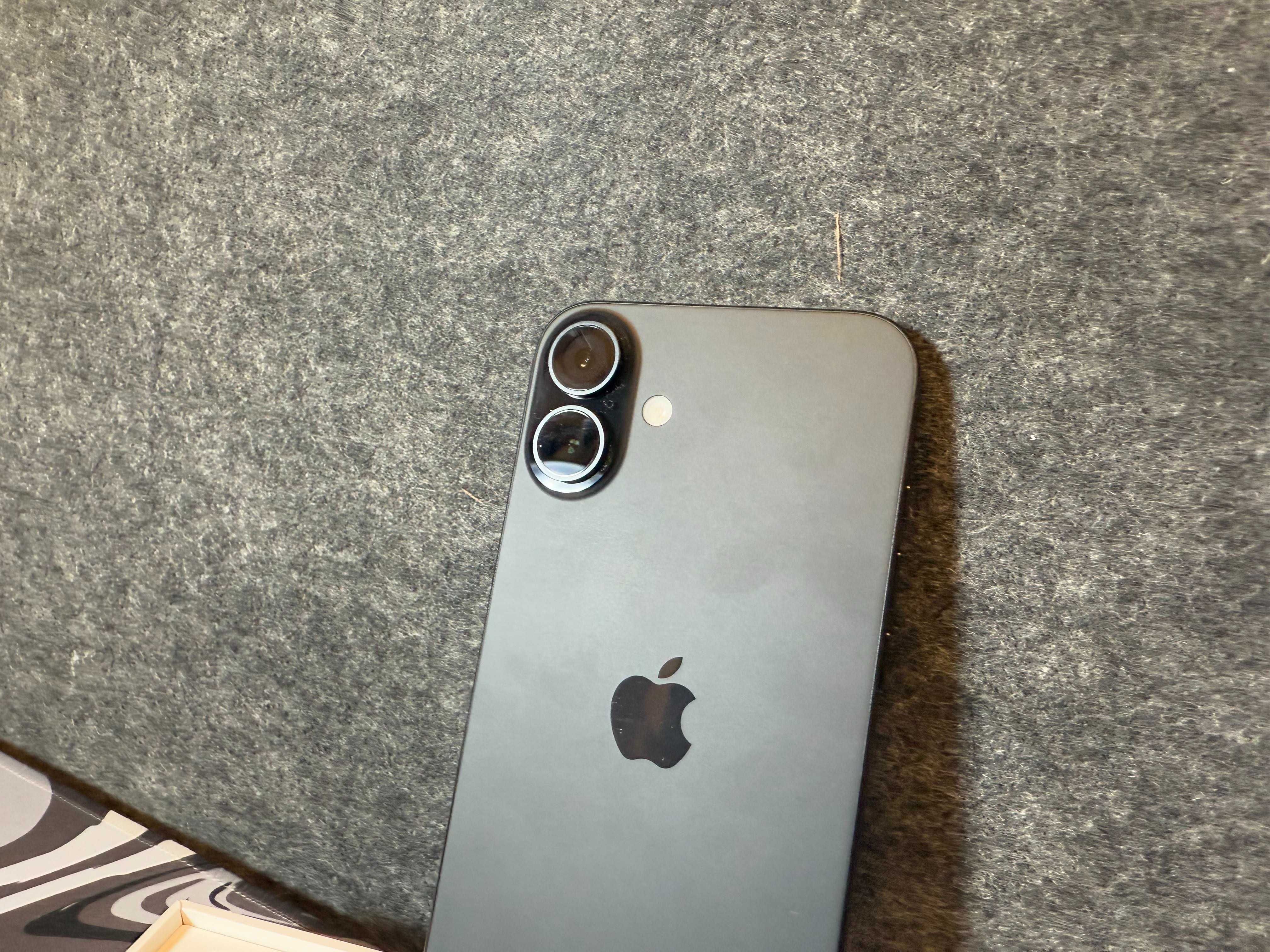 iPhone 16 plus 256gb *Novo*