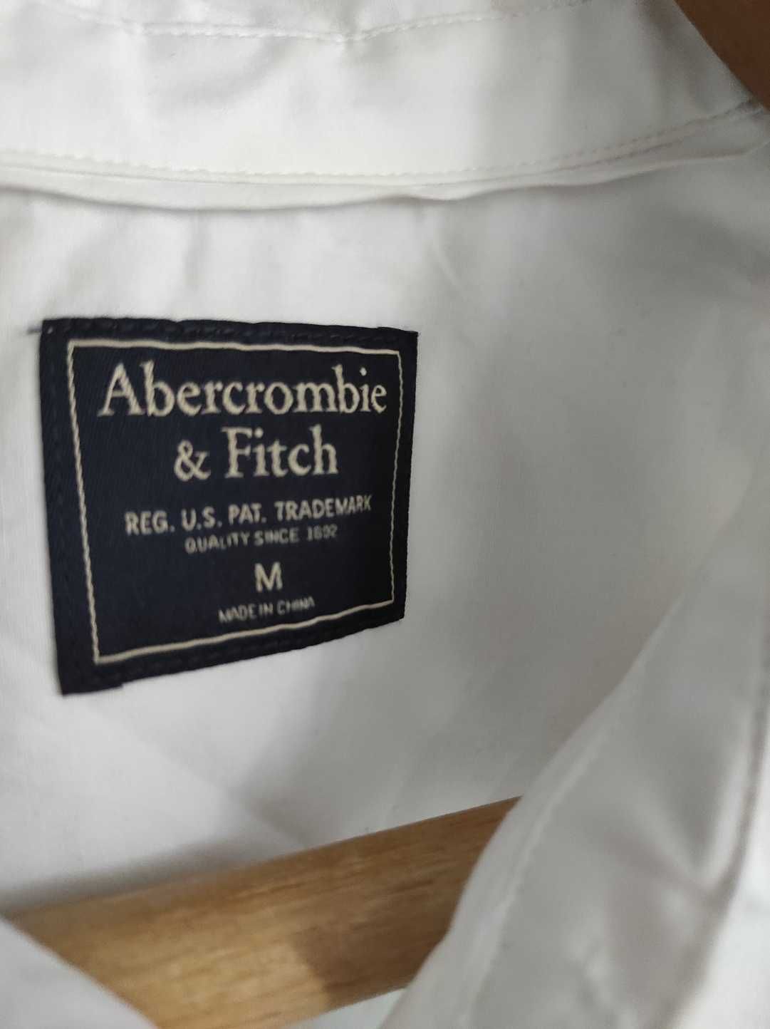 Біла сорочка з вишивкою вишиванка Abercrombie & Fitch