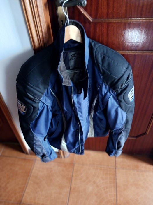 Casaco de moto azul e preto