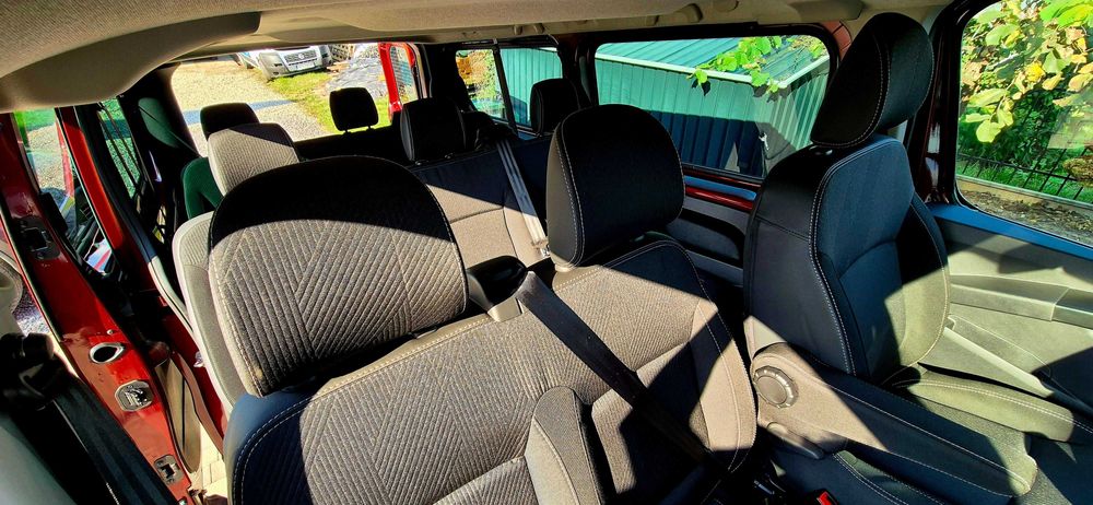 Wynajem Busa bus Renault 9 osobowy Automat Oświecim Brzeszcze Góra