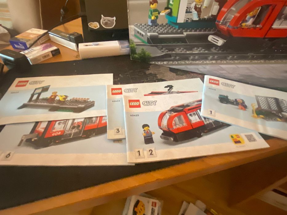 Lego City 60423 LEGO City Tramwaj miejski ze stacją 60423