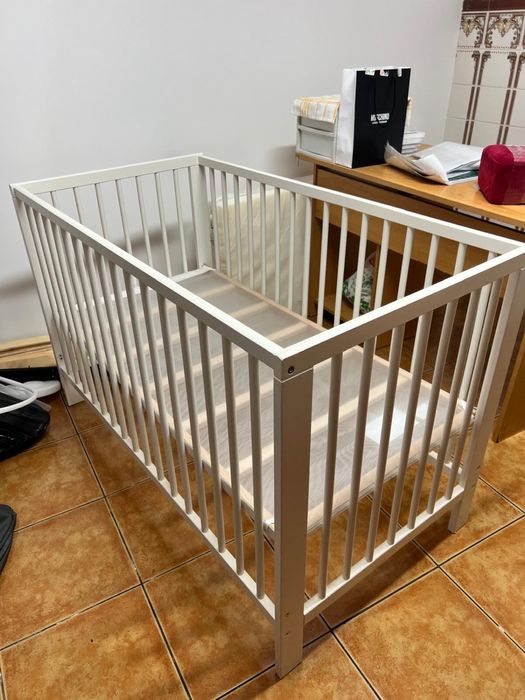 Cama para bebe em otimo estado