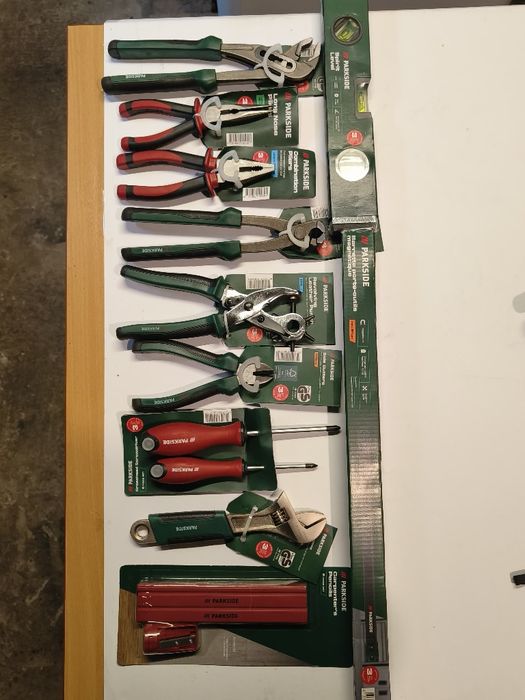 Zestaw narzędzi w całości jak na zdjęciu lub pojedyncze szt