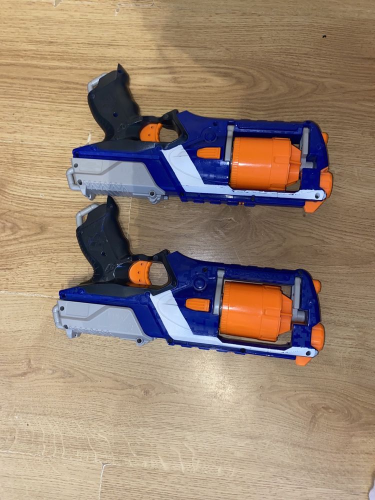 2x Nerf strongarm