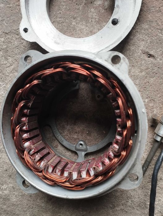 Генератор 12 - вольтовий