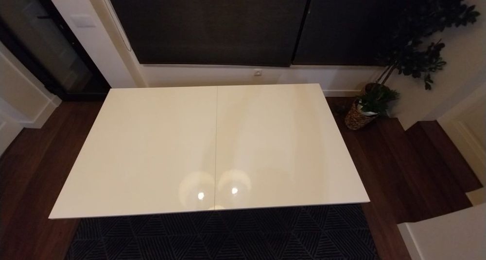 Mesa branca alto brilho, extensível, como nova