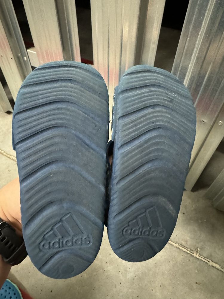 Sandalki adidas 22