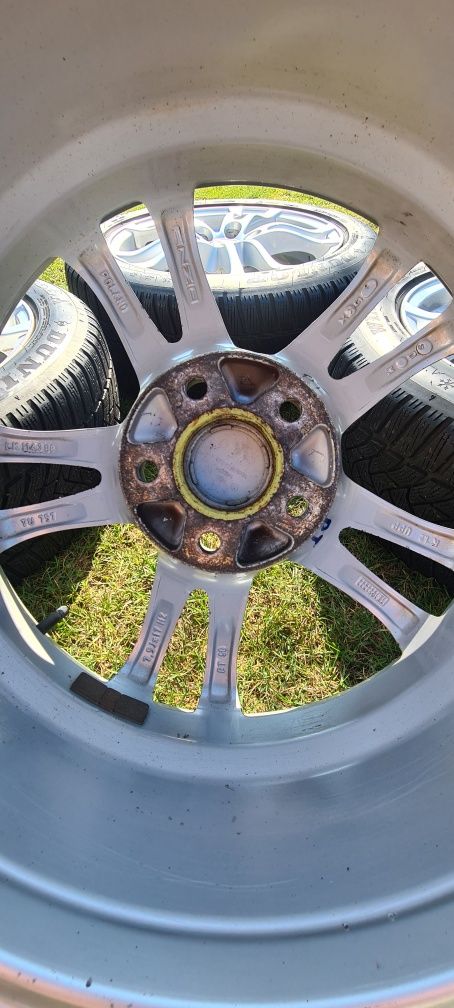 Felgi 17 Honda Accord 114,3 z oponami zimowymi