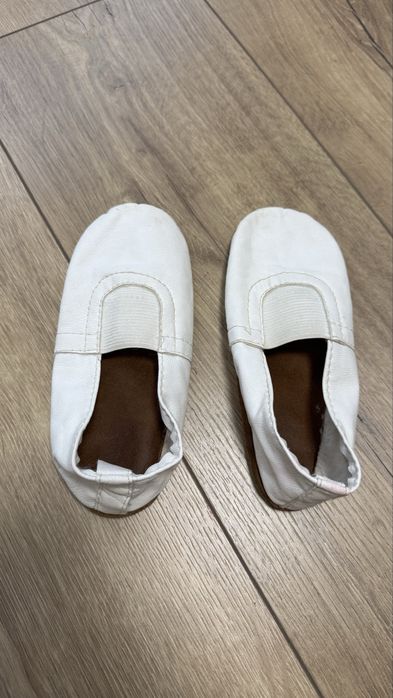 Чешки дитячі білі