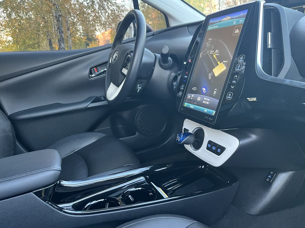 Продам Toyota prius prime plug-in hybrid 2018 рік максимальноі компл.