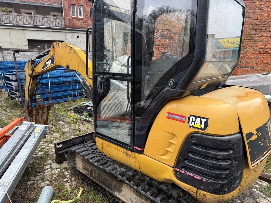 Minikoparka CAT 302.5