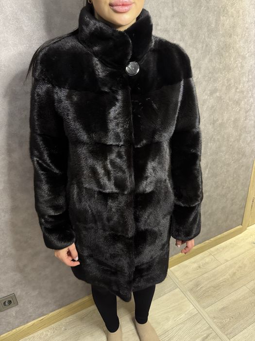 Продам норкову шубу в чудовому стані